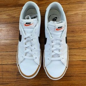 Nike Court Legacy